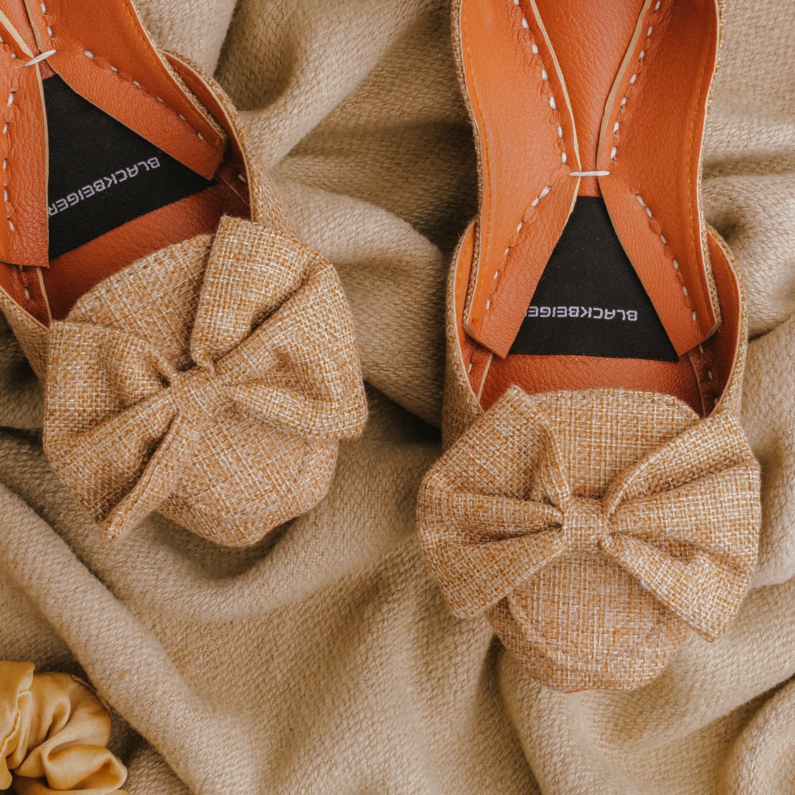 Ample (light brown)