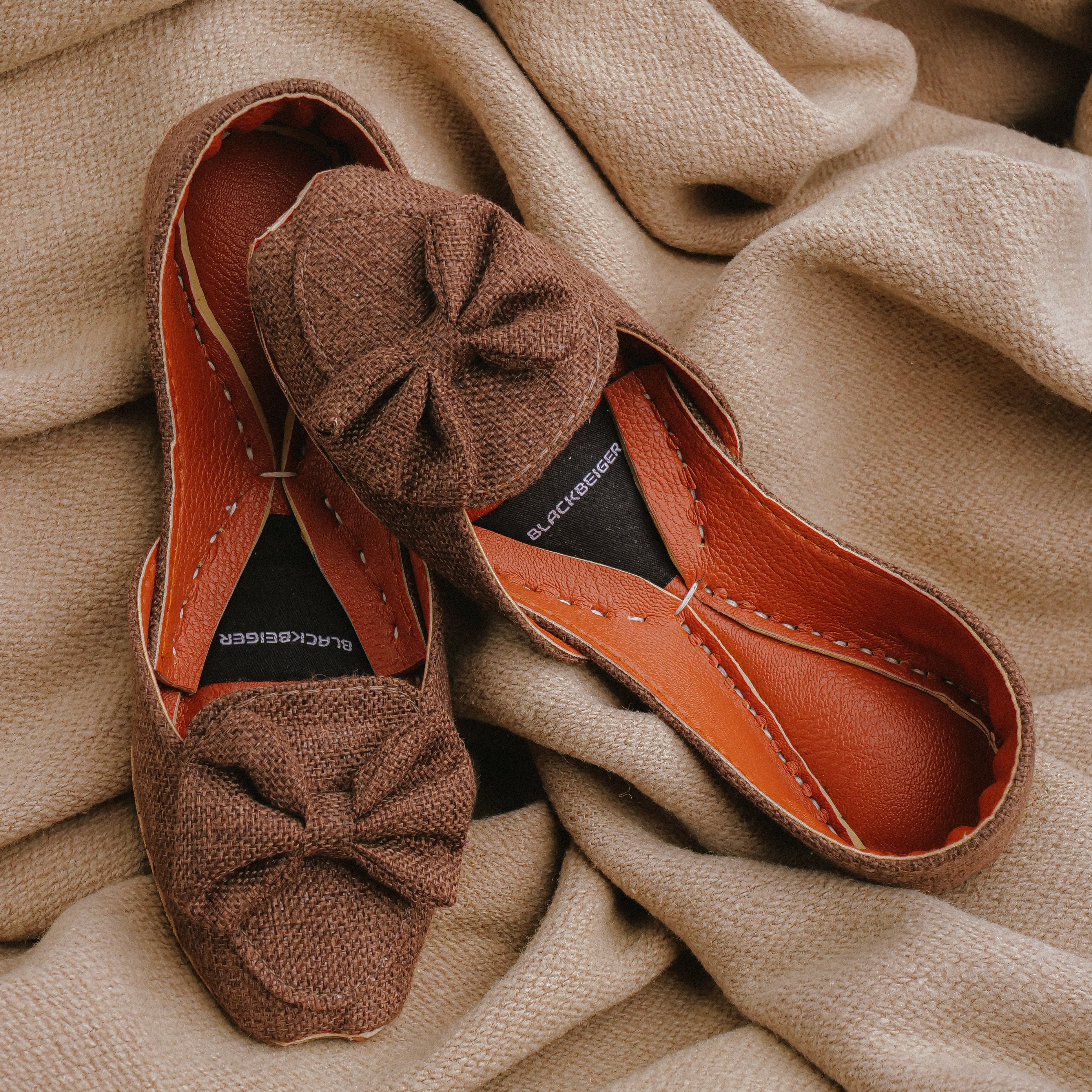 Ample (brown)