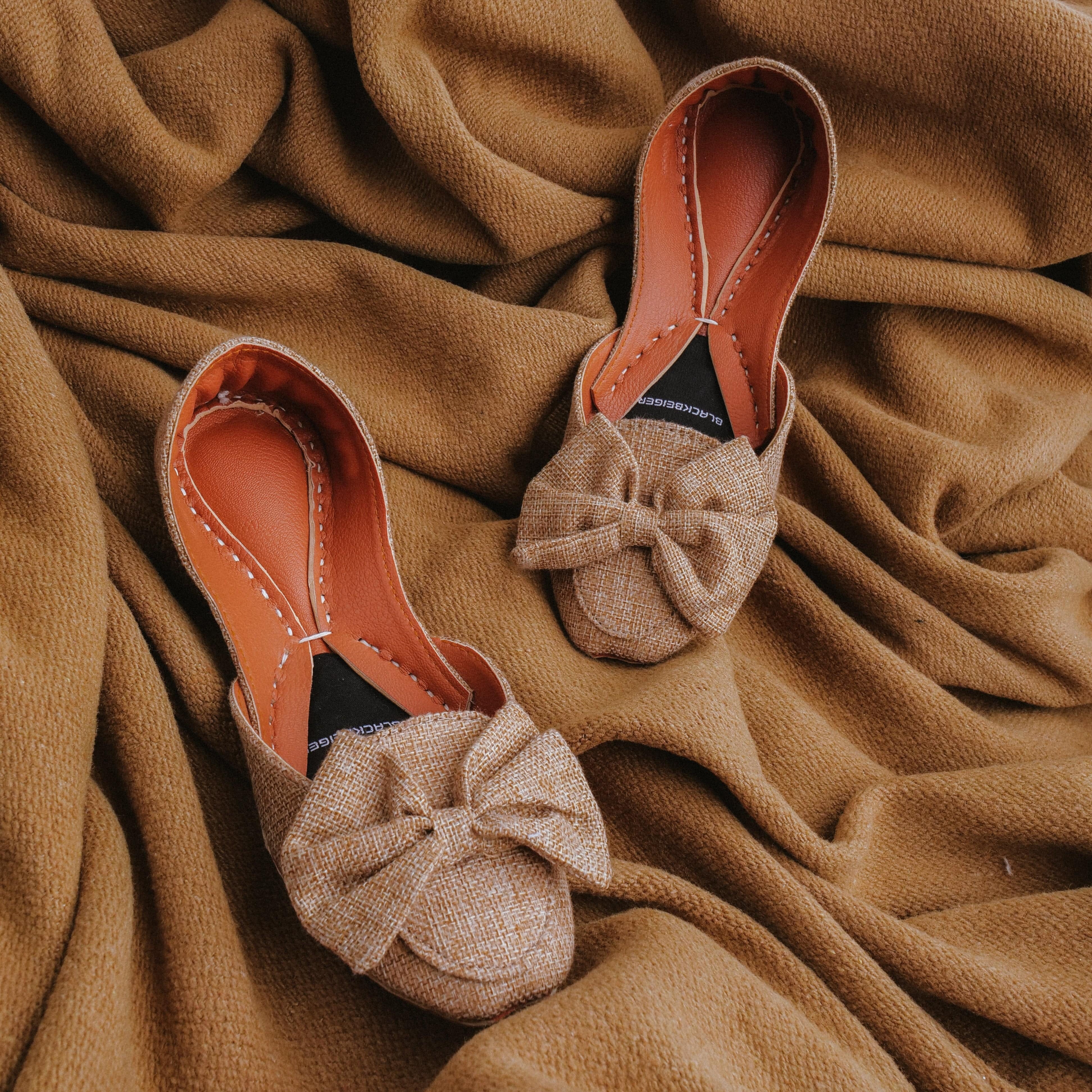 Ample (light brown)