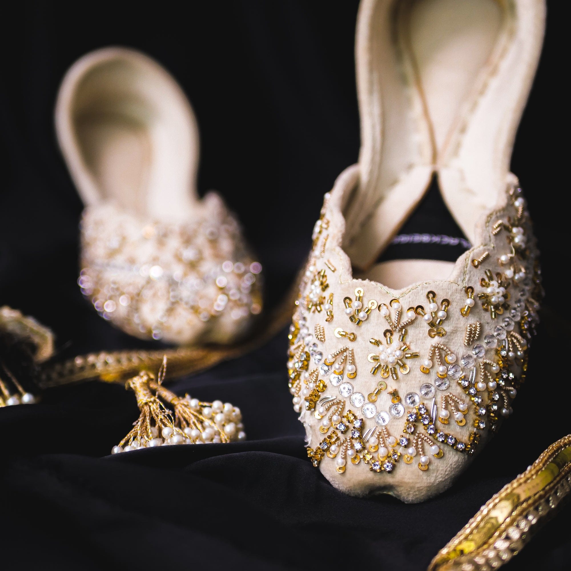 Glam Khussa (White)