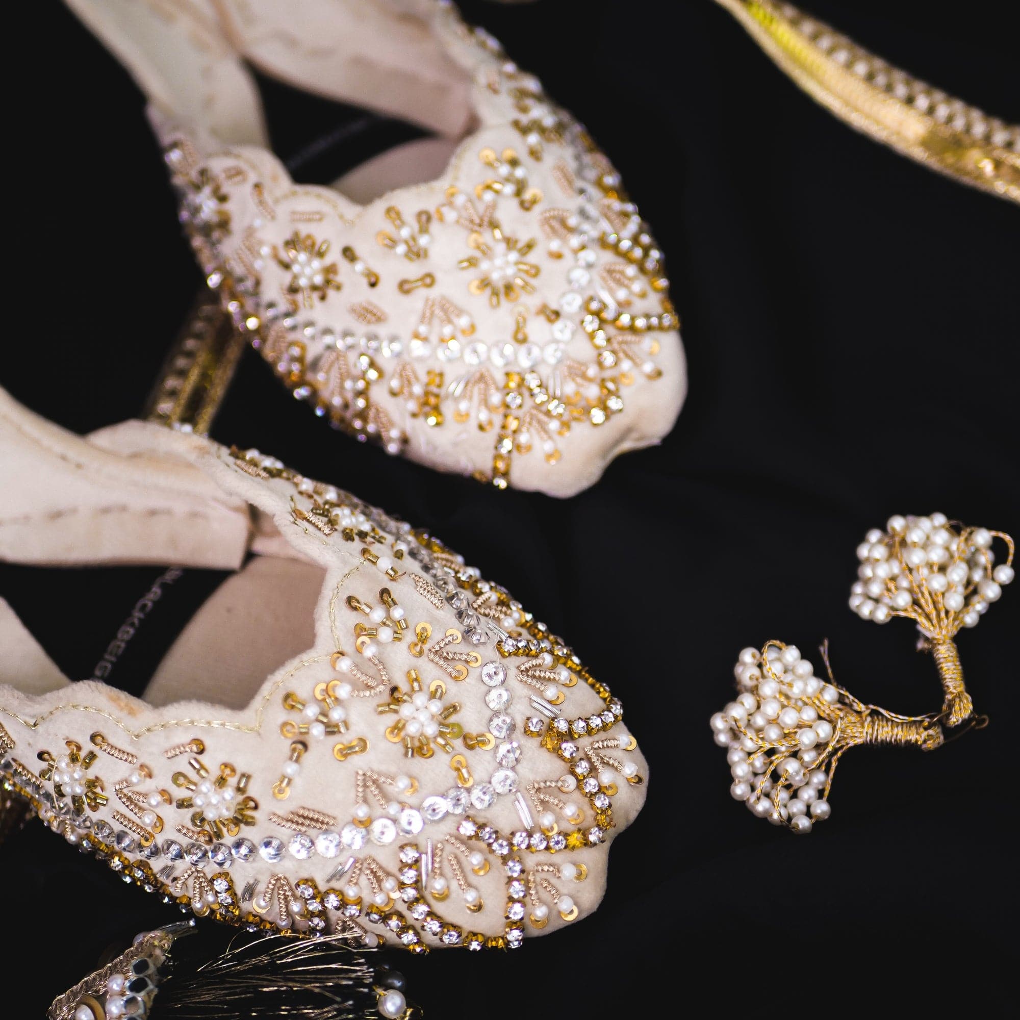 Glam Khussa (White)