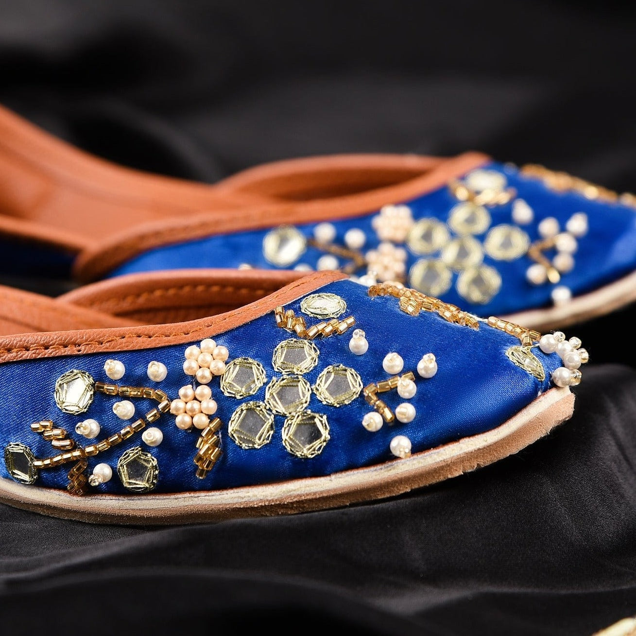 Mayo Khussa (blue)