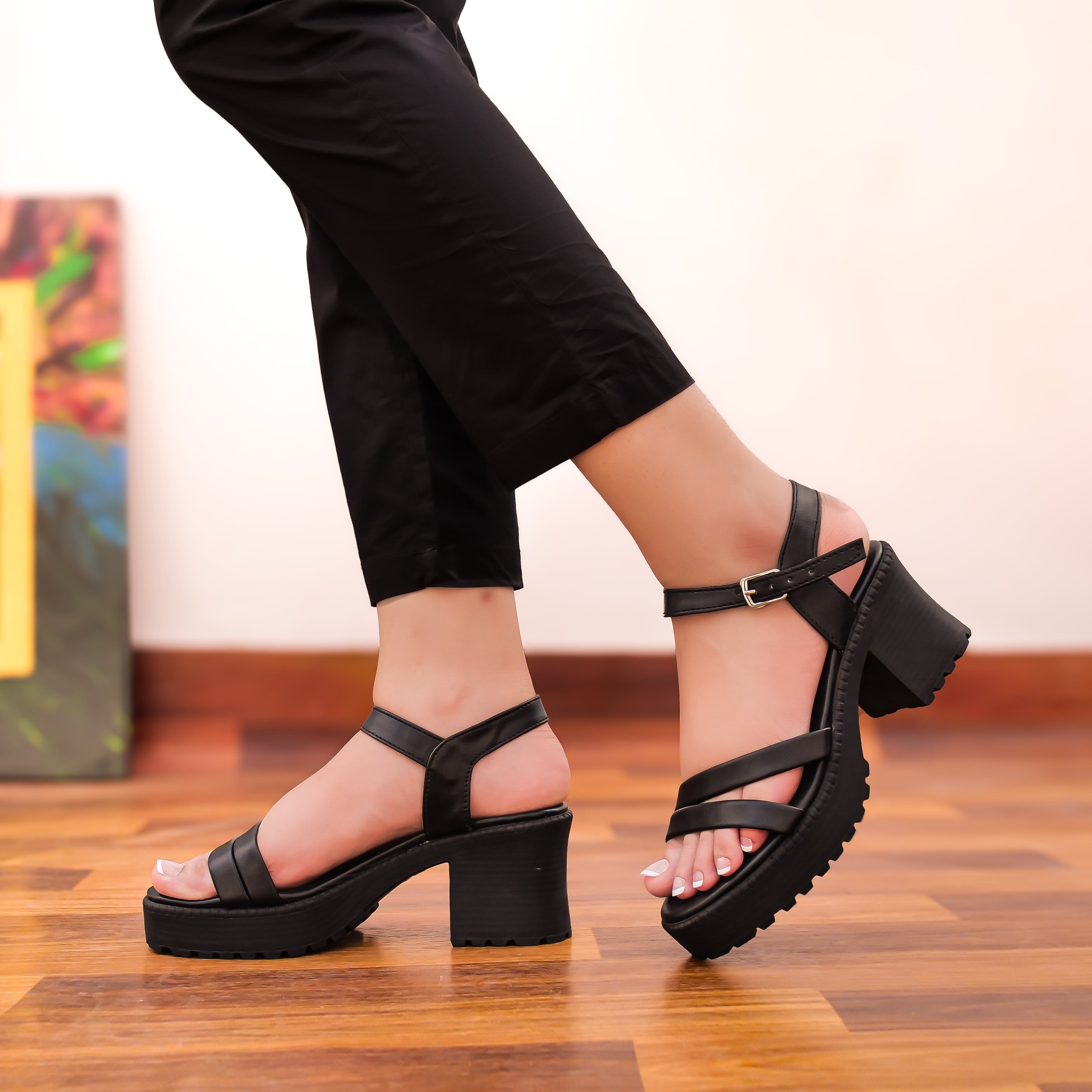 FEATHER - BLACK
