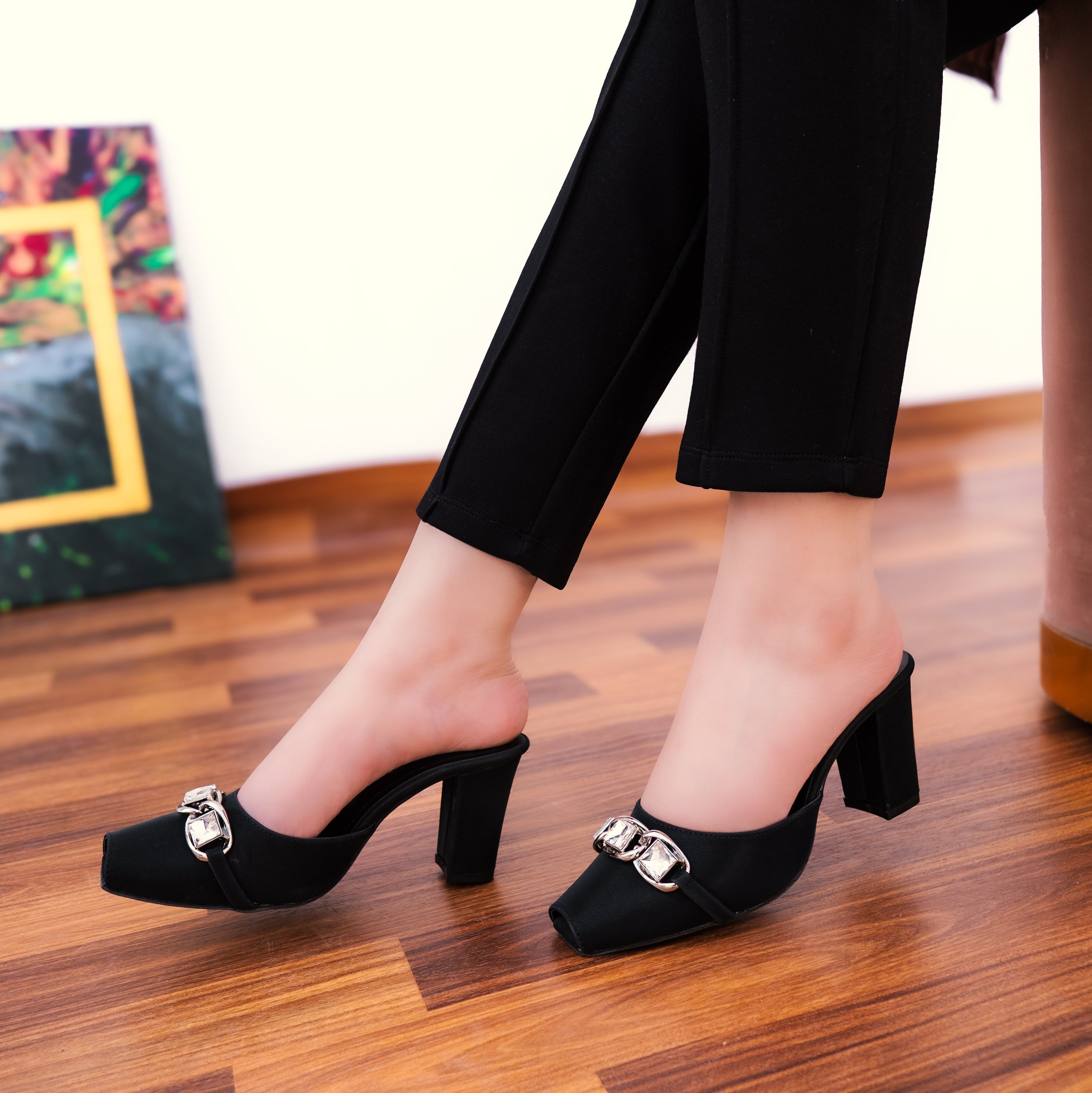 COURT BUCKLE - BLACK